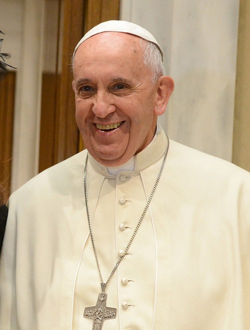 pope_francis_smiling_color_via servetolead.com